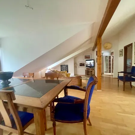 Goldstadt Loft 3-zimmer Balkon & Garage Zentrum פורצהיים