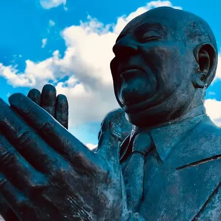 Goldstadt Loft 3-zimmer Balkon & Garage Zentrum פורצהיים