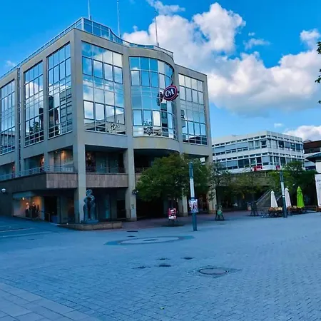 Goldstadt Loft 3-zimmer Balkon & Garage Zentrum דירה