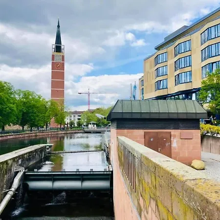 Goldstadt Loft 3-zimmer Balkon & Garage Zentrum פורצהיים