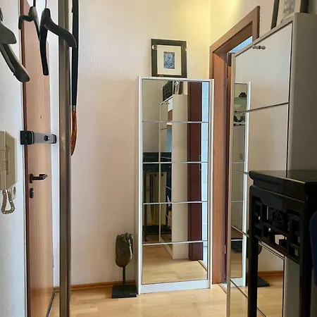 Goldstadt Loft 3-zimmer Balkon & Garage Zentrum דירה פורצהיים