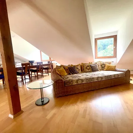 Goldstadt Loft 3-zimmer Balkon & Garage Zentrum