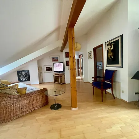 Goldstadt Loft 3-zimmer Balkon & Garage Zentrum * פורצהיים