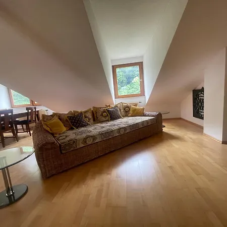 Goldstadt Loft 3-zimmer Balkon & Garage Zentrum Apartamento