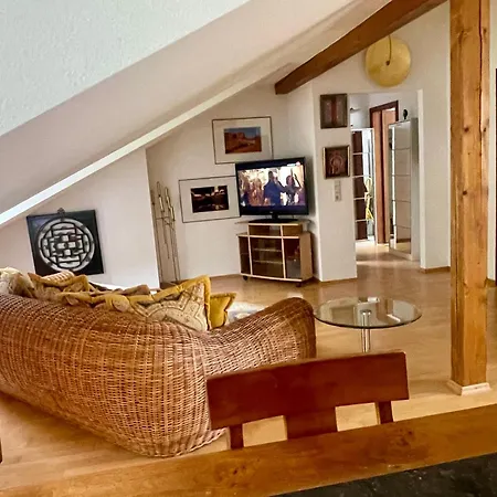 Goldstadt Loft 3-zimmer Balkon & Garage Zentrum * פורצהיים