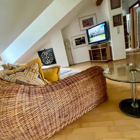 Goldstadt Loft 3-zimmer Balkon & Garage Zentrum Apartamento