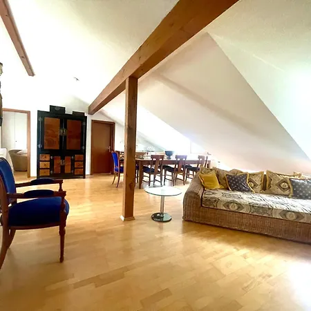 Goldstadt Loft 3-zimmer Balkon & Garage Zentrum דירה *