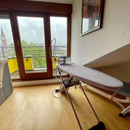 Goldstadt Loft 3-zimmer Balkon & Garage Zentrum * פורצהיים