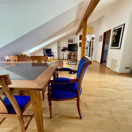 Wunderschoenes Grosses 3 Zentrum Goldstadt Familienfreundlich Mit Garage Apartment