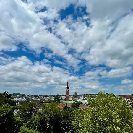 Wunderschoenes Grosses 3 Zentrum Goldstadt Familienfreundlich Mit Garage Apartment *